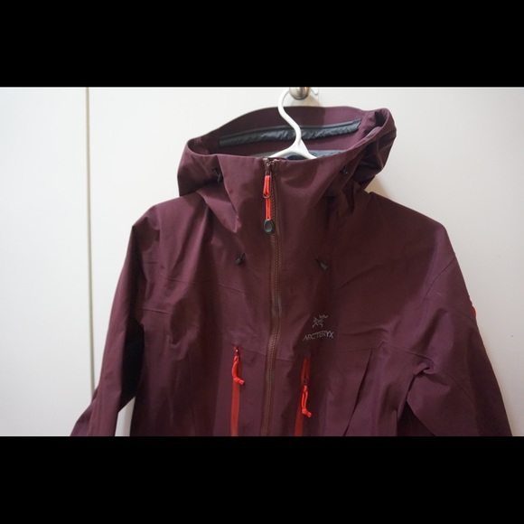 arc'teryx women's alpha sv jacket - Picture 2 of 2
